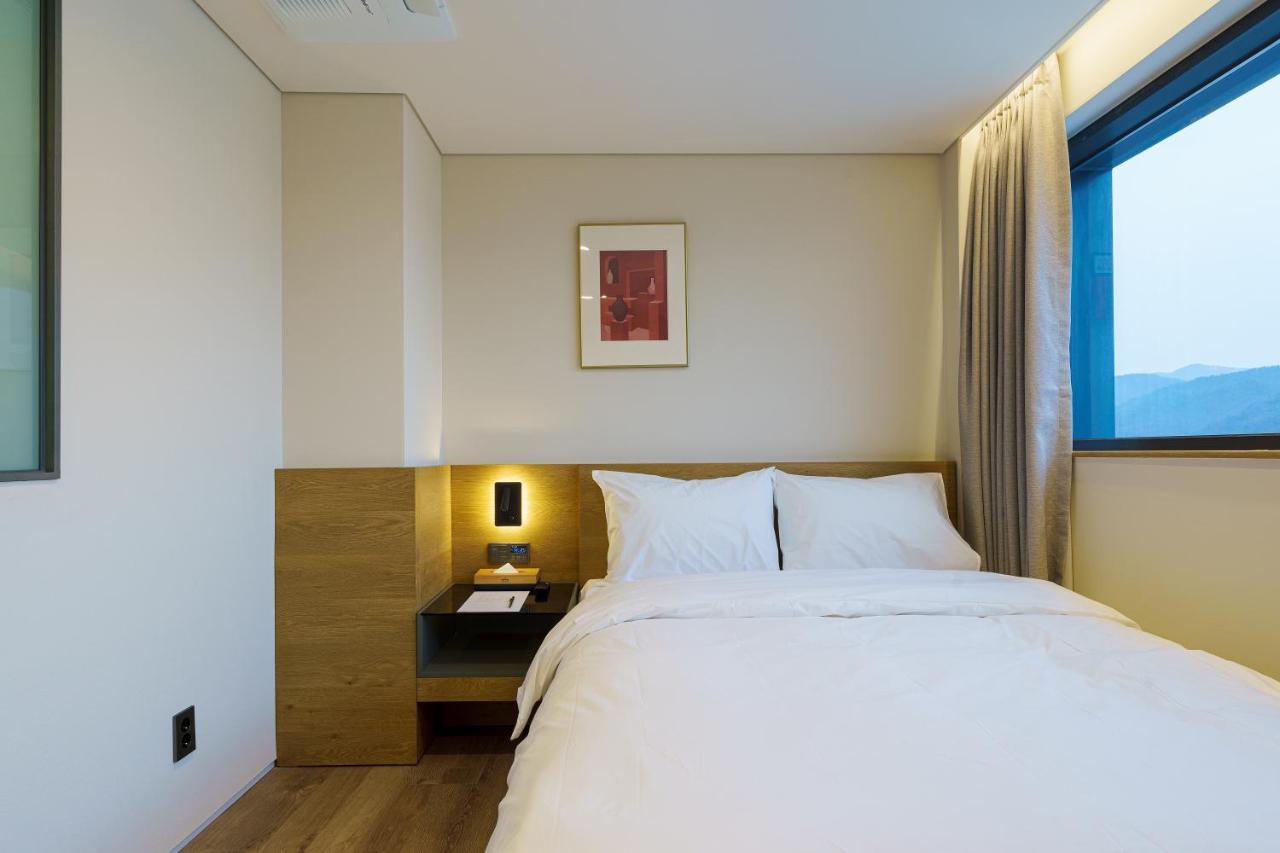 Eden Foret Hotel Чхунджу Екстер'єр фото